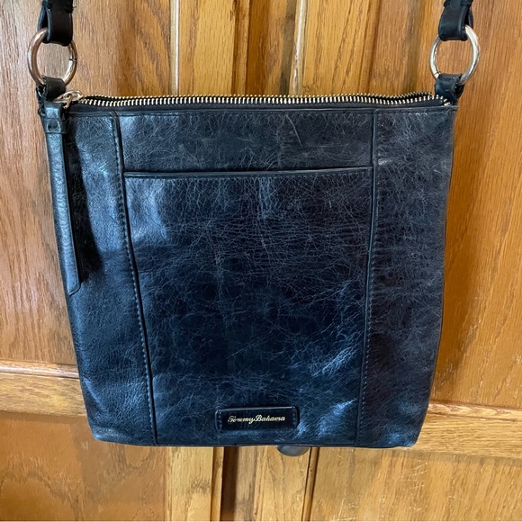 Tommy Bahama black crossbody - Picture 2 of 7